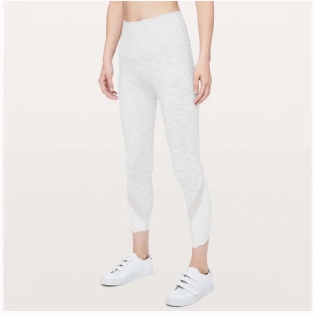 Lululemon wunder under mesh, scalloped leggings, white and grey, size 4